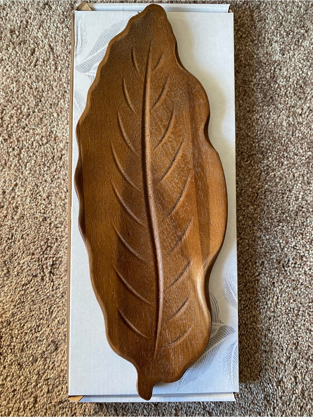 New Leaf-Shaped Wooden Tray in Brown
